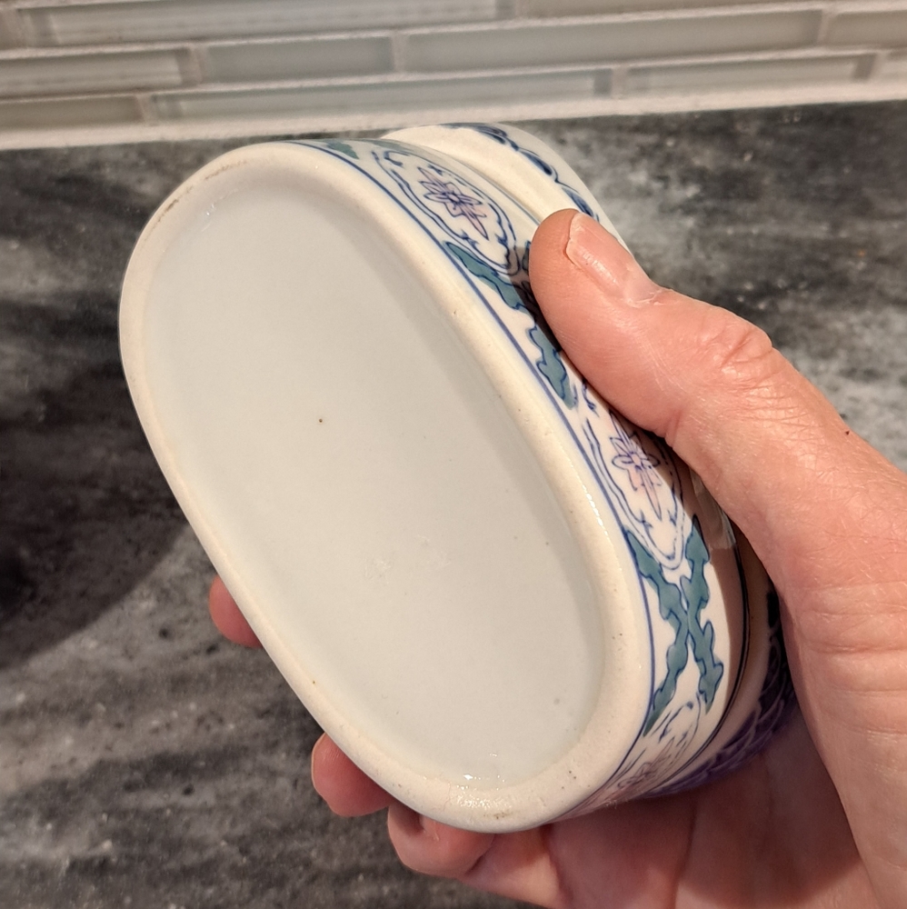 Hen On Nest Blue and Trinket Box.  White, Pink & Blue. Ceramic Handpainted - Picture 7 of 8
